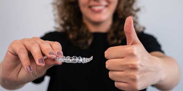 Invisaling ortodoncia invisible frente a otros métodos tradicionales como los brakets 